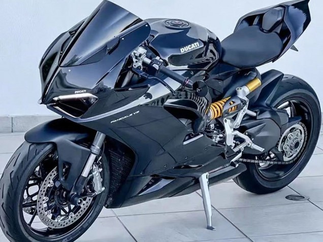 2020-2024 Ducati Panigale V2 Motorcycle Fairings - Black Canada
