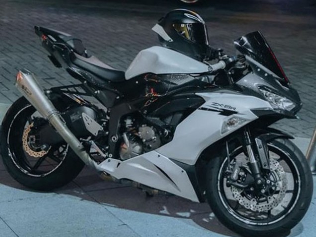2019-2022 Kawasaki ZX6R Motorcycle Fairings - White Black Carbon Fiber Canada