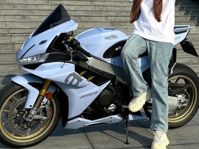 2021-2024 Aprilia RSV4 1100 Motorcycle Fairings - Matte Light Blue Canada